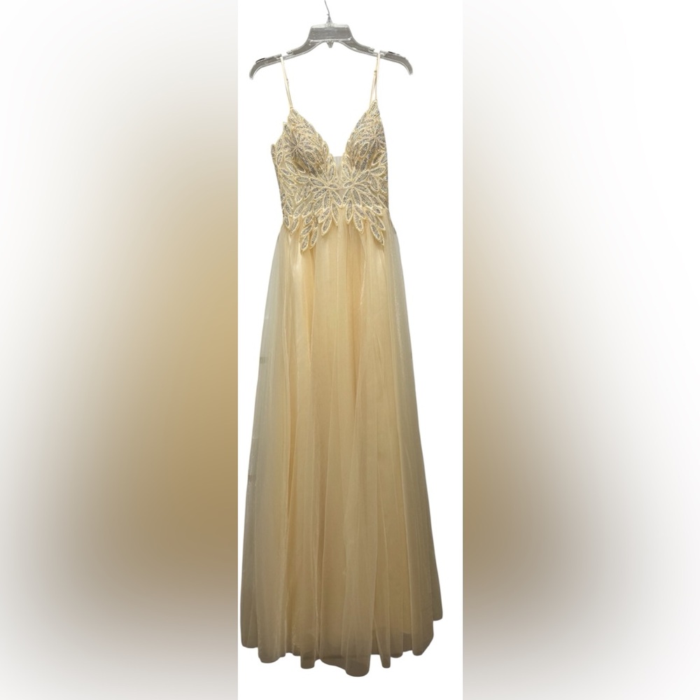 NWT. Blondie Nites formal evening gown. Size 5